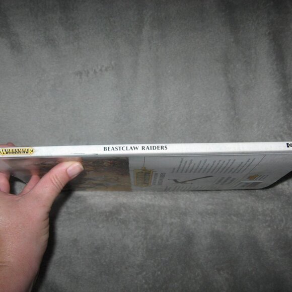 Warhammer Softcover Book 40,000 40K Age of Battletome Beastclaw Raiders 2409A6 - Picture 3 of 10